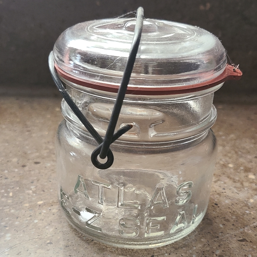 ANTIQUE ATLAS E-Z SEAL Embossed Canning Preserves Jar Clear Wire Bale Glass Top